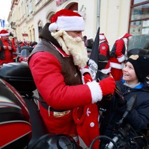 Tradicionalan defile motomrazova gradskim ulicama Osijeka