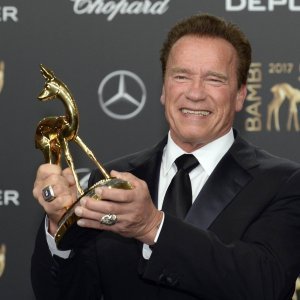 Arnold Schwarzenegger - 132-135