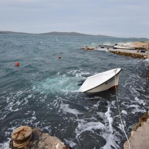 Olujno jugo tijekom noći oštetilo nekoliko brodica