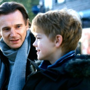 Liam Neeson, Thomas Sangster