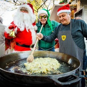 Blagdansko ozračje na šibenskim ulicama i na Adventskom sajmu