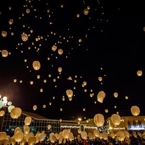 Blagdansko ozračje na šibenskim ulicama i na Adventskom sajmu