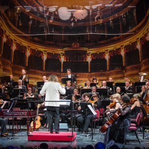 Koncert orkestra Opere HNK i vilolinista Robyja Lakatosa
