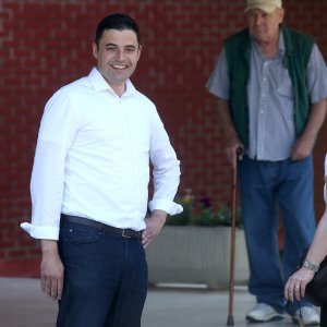 Davor Bernardić nakon što je glasao u drugom krugu lokalnih izbora