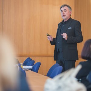 Miroslav Škoro obranio doktorat na Ekonomskom fakultetu
