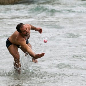 Novogodišnji picigin na Bačvicama