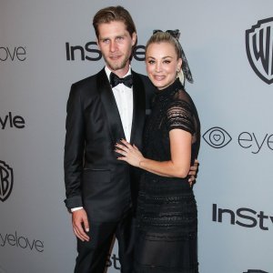 Karl Cook i Kaley Cuoco