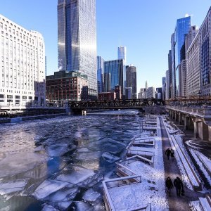 Led okovao Chicago