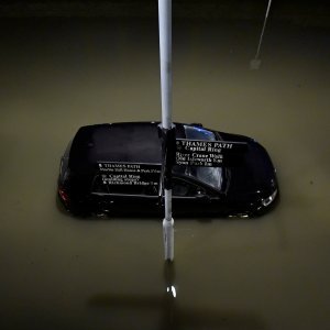 Poplavljena Temza u Londonu