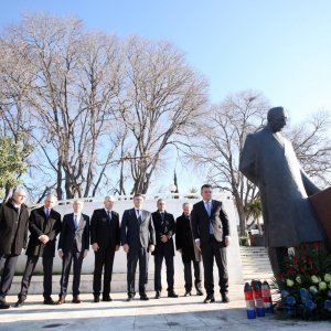 Andro Krstulović Opara, Damir Krstičević, Dragan Čović, Andrej Plenković, Ante Sanader, Petar Škorić