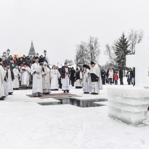 Kupanje u ledenoj vodi povodom Bogojavljenja - manastir Valdaj Iverski kod Novgoroda3