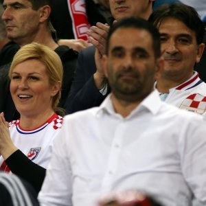 Predsjednica Grabar-Kitarović i Zlatko Dalić s tribine bodrili hrvatske rukometaše