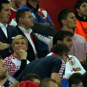 Predsjednica Grabar-Kitarović i Zlatko Dalić s tribine bodrili hrvatske rukometaše