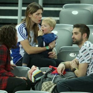 Nikola Karabatić pobjedu proslavio s Geraldine Pillet i sinom Alekom