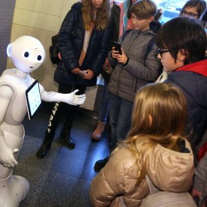 Zagreb: Na FER-u postavljena izložba na temu robotike