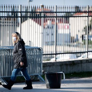 Nesnosni smrad s Karepovca širi se gradskim grobljem Lovrinac