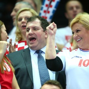 Kolinda i Jakov Kitarović na rukometu