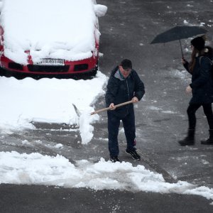 Zagrepčane jutros dočekao bijeli pokrivač