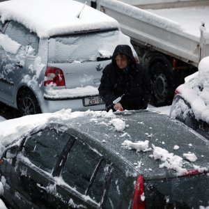 Zagrepčane jutros dočekao bijeli pokrivač