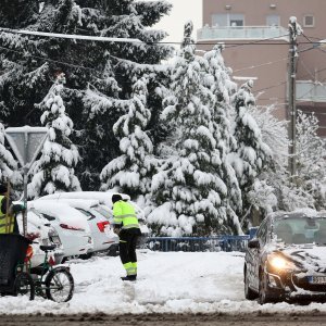 Zagrepčane jutros dočekao bijeli pokrivač