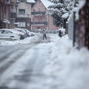 Zagrepčane jutros dočekao bijeli pokrivač