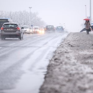 Zagrepčane jutros dočekao bijeli pokrivač