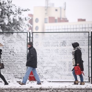 Zagrepčane jutros dočekao bijeli pokrivač