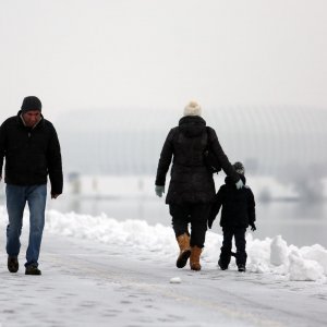 Zagrepčane jutros dočekao bijeli pokrivač