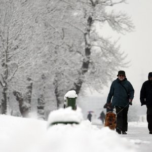 Zagrepčane jutros dočekao bijeli pokrivač