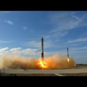 Falcon Heavy izgleda spektakularno pri spuštanju na Zemlju