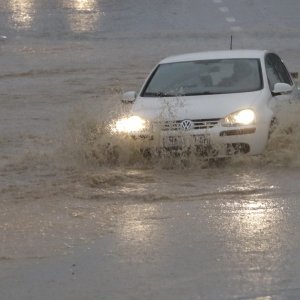 Obilna kiša potopila Makarsku