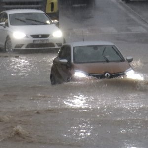 Obilna kiša potopila Makarsku