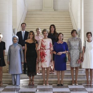 Brigitte Macron, Emine Erdogan, Gauthier Destenay, Melania Trump,  Mojca Stropnik, belgijska kraljica Mathilde, Thora Margret Baldvinsdottir, Ingrid Schulerud - Stoltenberg