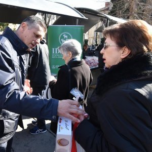 IDS u Puli s građanima obilježio 28. godišnjicu osnutka stranke i Dan zaljubljenih