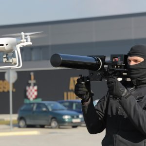 Demonstracija rada puške protiv bespilotnih letjelica