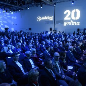 Dvadeset godina Svjetlosti