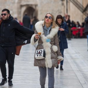 Razne modne kreacije za subotnju šetnju u Dubrovniku