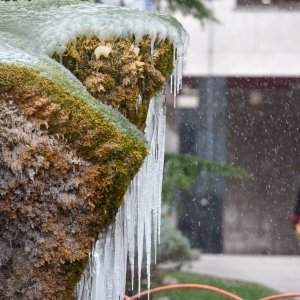 Fontana ispred Gospe van grada u Šibeniku