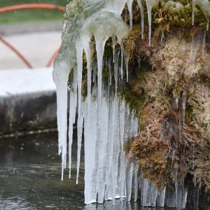 Fontana ispred Gospe van grada u Šibeniku