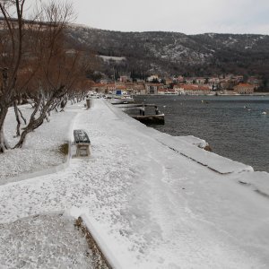 Led okovao brodice na Jadranu