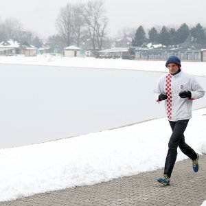 Iznimno niske temperature zaledile su jezero Jarun