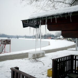 Iznimno niske temperature zaledile su jezero Jarun