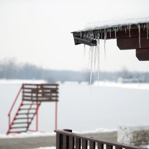 Iznimno niske temperature zaledile su jezero Jarun