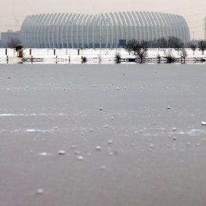 Iznimno niske temperature zaledile su jezero Jarun