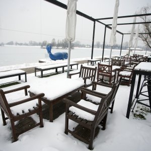 Iznimno niske temperature zaledile su jezero Jarun