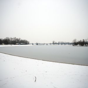 Iznimno niske temperature zaledile su jezero Jarun