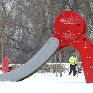 Iznimno niske temperature zaledile su jezero Jarun