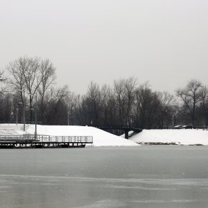 Zimska idila uz zaleđeno jezero Bundek