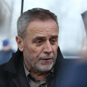 Milan Bandić sanjkao na livadi Cmrok