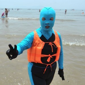 'Facekini' - bikini za glavu na kineskoj plaži